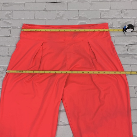 Fabletics Crop Pants Size XL Bright Coral pink Stretchy Lounge Comfort - Picture 6 of 13